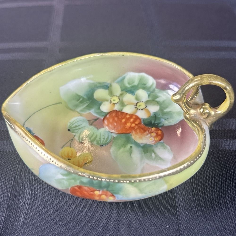 Antique Nippon Hand Painted Strawberry Leaf Dish Gold Moriage Trim‎ & Handle